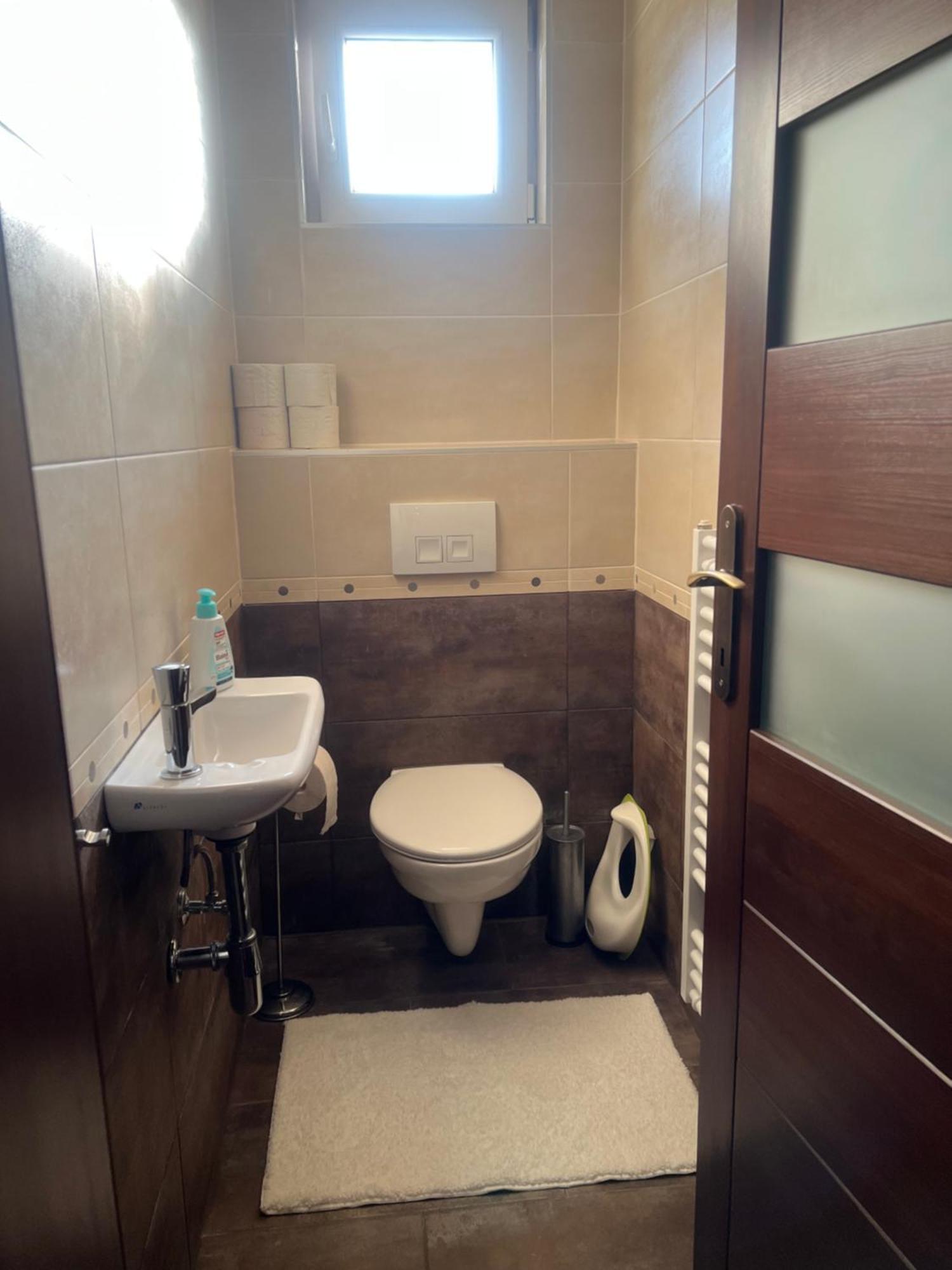 Galeria Apartmanhaz Кестхей Екстер'єр фото