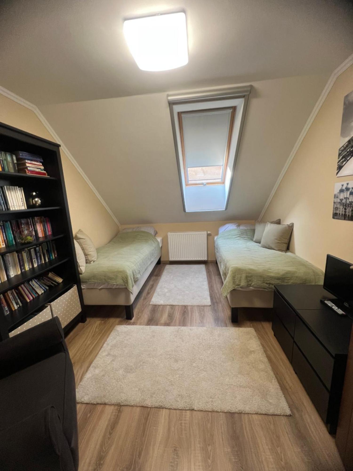 Galeria Apartmanhaz Кестхей Екстер'єр фото